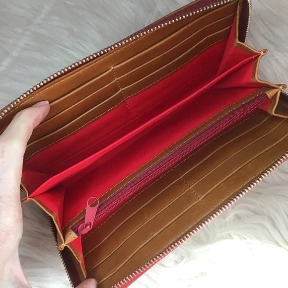 Dooney Florentine leather large wallet zip around - Picture 8 of 14